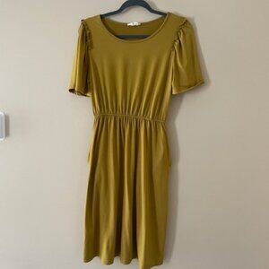 Betsy's Boutique Shop Dress with pockets Size M Mustard color